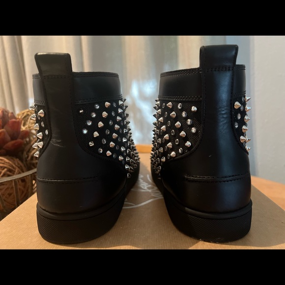 Christian Louboutin size 10.5/43.5 condition 9.5/10 - Picture 5 of 8